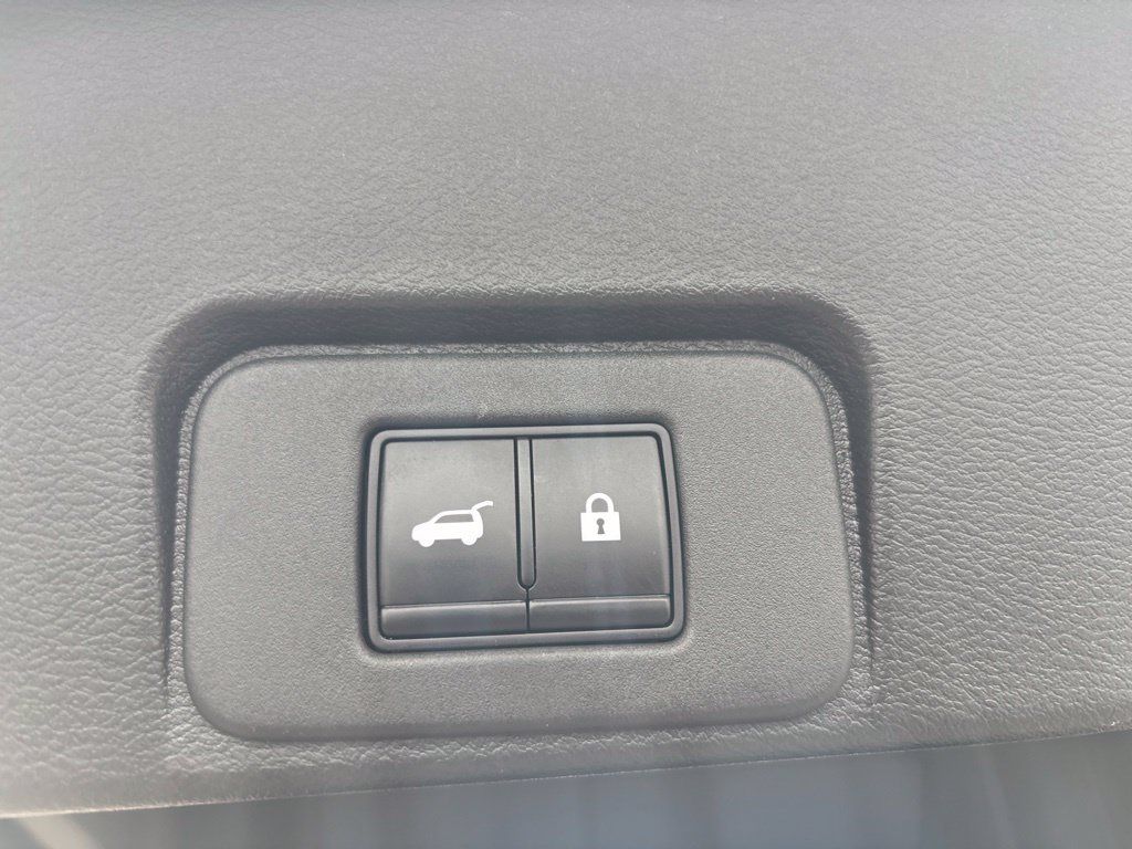 Used 2021 Nissan Rogue Platinum AWD/4WD image 8