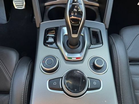 Used 2025 Alfa Romeo Stelvio Sprint w/ Veloce Package AWD/4WD image 34