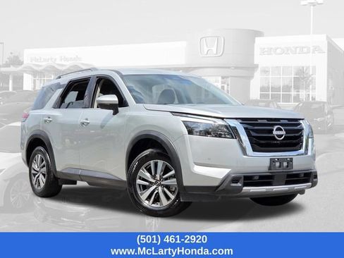 Used 2025 Nissan Pathfinder SL FWD image 21