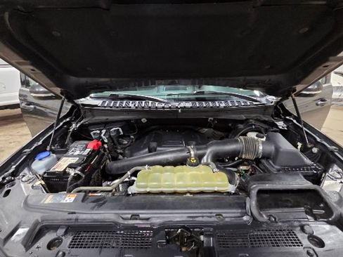 Used 2020 Ford Expedition Max XLT w/ Equipment Group 202A image 12