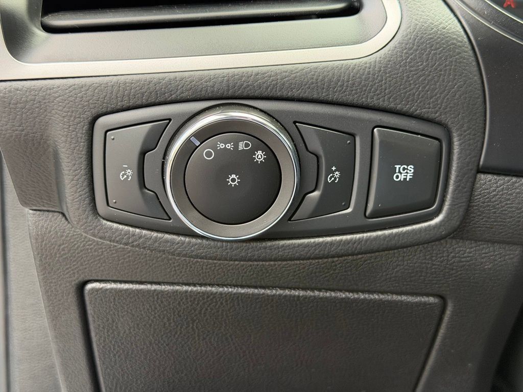 Used 2023 Ford Edge SE AWD/4WD image 17