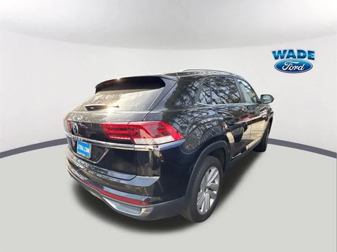 Used 2020 Volkswagen Atlas Cross Sport SE w/ Panoramic Sunroof Package image 4