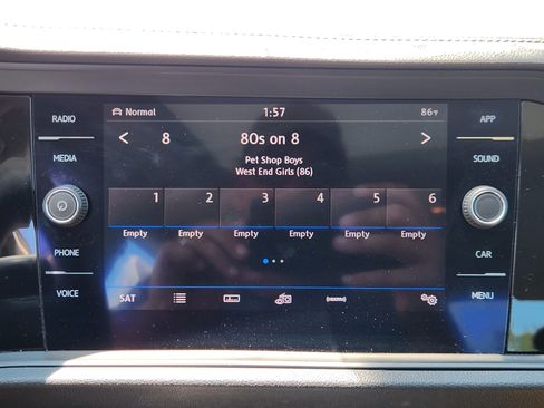 Used 2019 Volkswagen Jetta SEL w/ Cold Weather Package FWD image 11