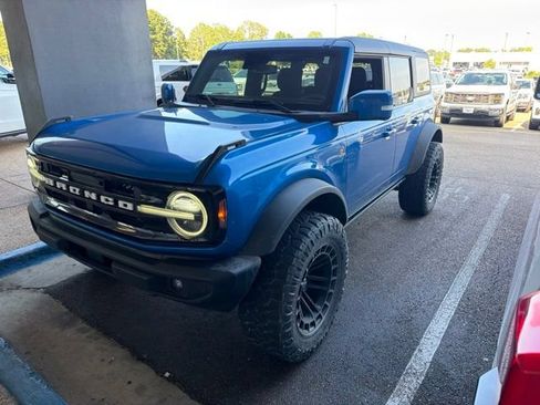 Used 2023 Ford Bronco Outer Banks w/ Sasquatch Package AWD/4WD image 2