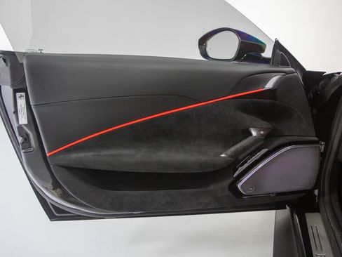 Certified 2022 Ferrari Roma image 31