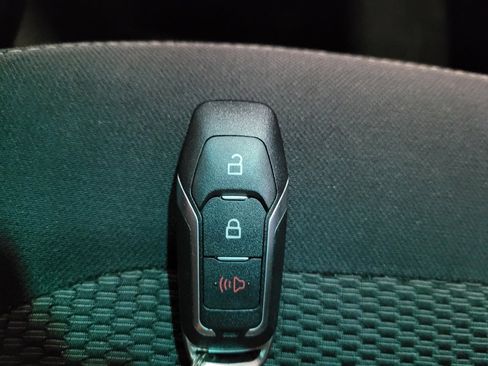 Used 2017 Ford Explorer XLT FWD image 32