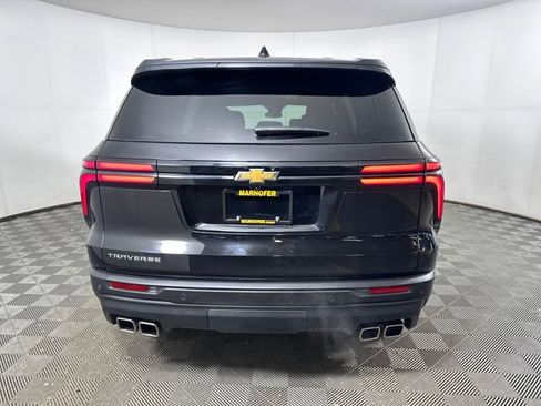 Used 2024 Chevrolet Traverse LS image 4
