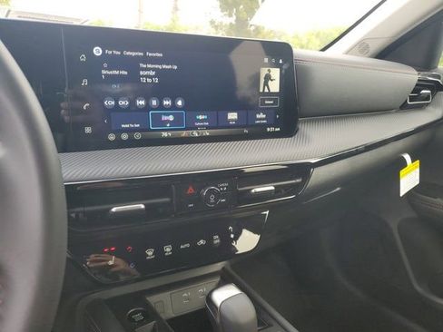 New 2026 Nissan Kicks SR w/ Cold Weather Package FWD image 10