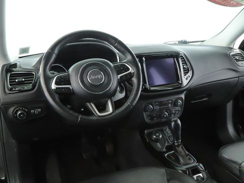 Used 2018 Jeep Compass Limited w/ Navigation Group image 2