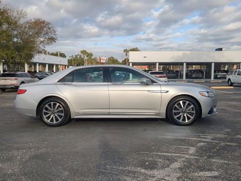Used 2019 Lincoln Continental Premiere image 3