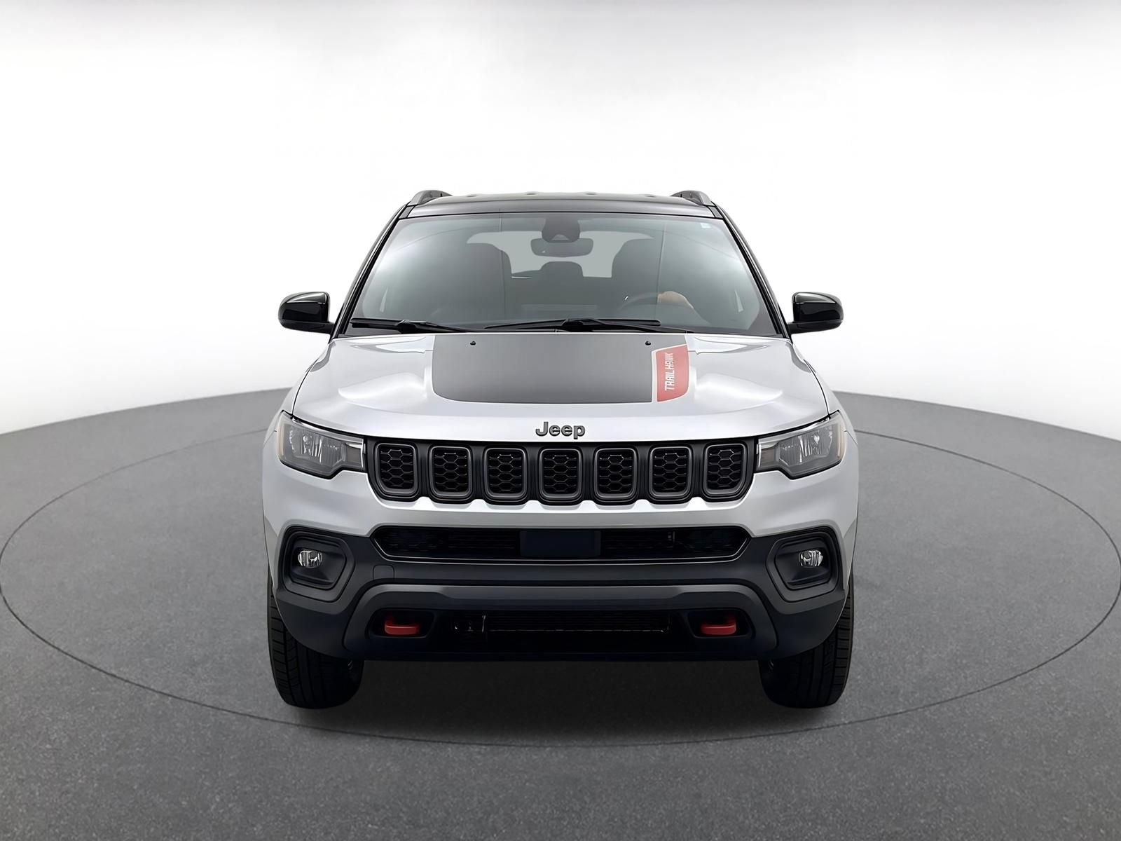 Used 2025 Jeep Compass Trailhawk AWD/4WD image 2