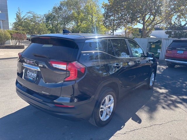 Used 2024 GMC Terrain SLE AWD/4WD image 8