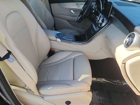 Used 2021 Mercedes-Benz GLC 300 4MATIC w/ Driver Assistance Package image 15