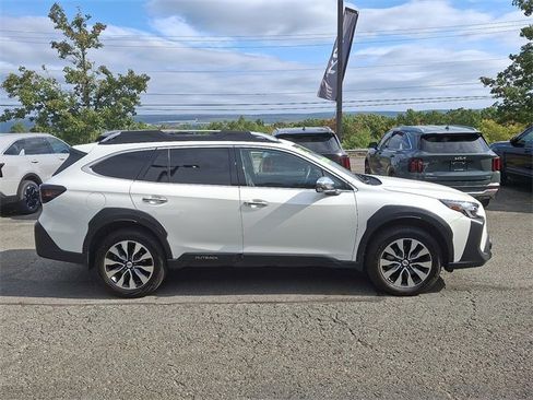 Used 2023 Subaru Outback Touring image 8