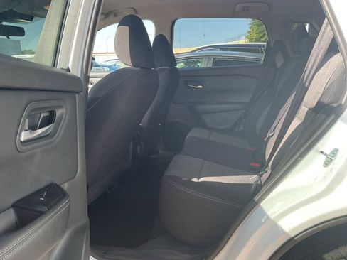 Used 2025 Nissan Rogue SV FWD image 10