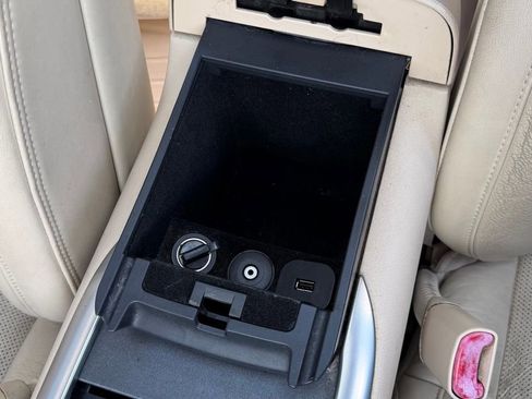 Used 2010 Lincoln MKS FWD image 44