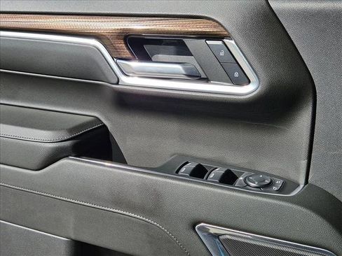 Used 2024 Chevrolet Silverado 1500 LT image 10