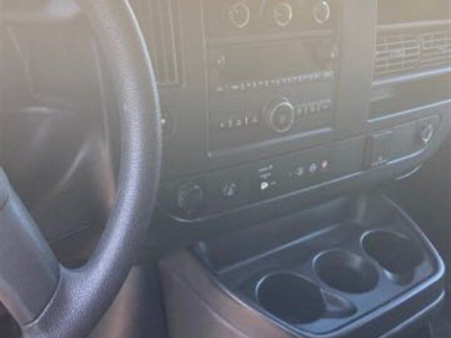 Used 2018 Chevrolet Express 2500 RWD image 26