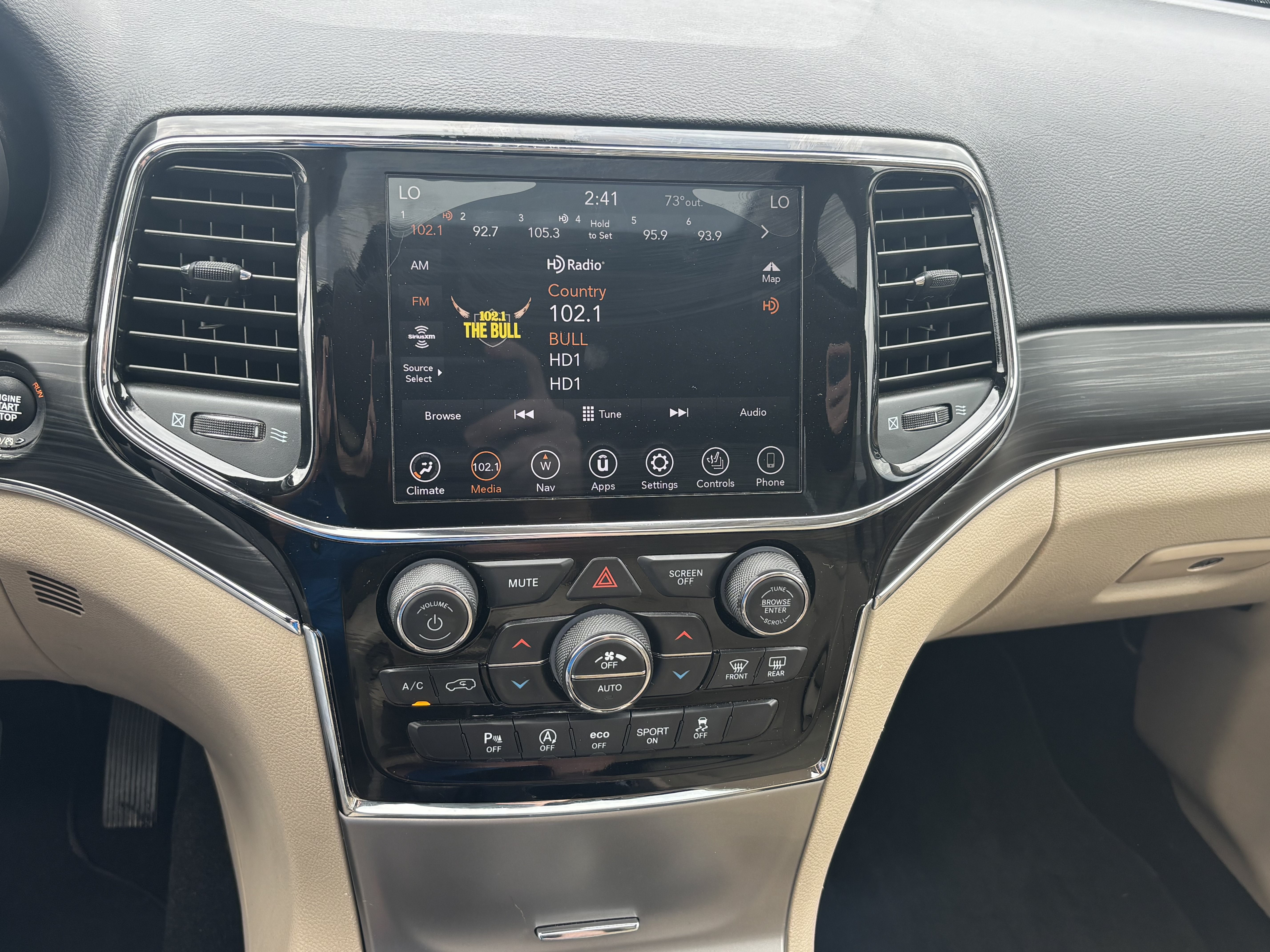 Used 2020 Jeep Grand Cherokee Limited AWD/4WD image 9