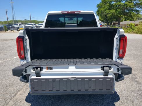 Used 2022 GMC Sierra 1500 Denali w/ Denali Premium Package AWD/4WD image 11