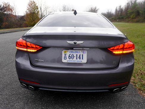 Used 2015 Hyundai Genesis 5.0 image 8
