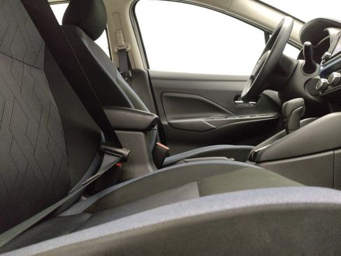 Used 2025 Nissan Versa SV FWD image 21