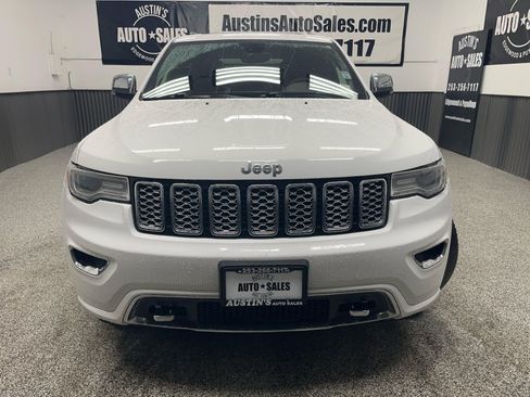 Used 2017 Jeep Grand Cherokee Overland image 5