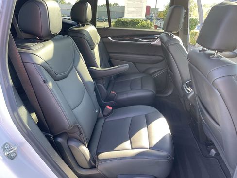 Used 2025 Cadillac XT6 Premium Luxury image 28