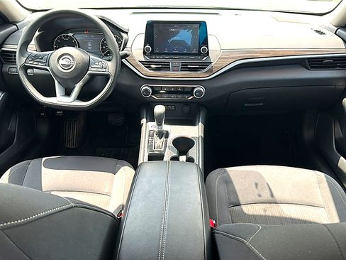 Used 2025 Nissan Altima 2.5 SV FWD image 20