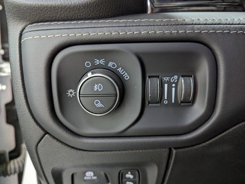 Used 2024 RAM 1500 Limited w/ Body Color Bumper Group image 22