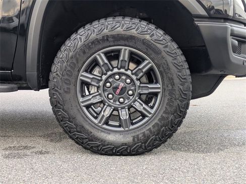 Used 2024 GMC Sierra 1500 AT4X image 12