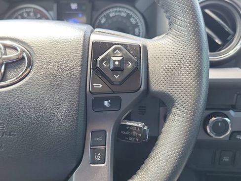 Certified 2023 Toyota Tacoma TRD Off-Road AWD/4WD image 21