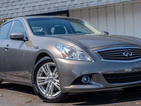 Used 2010 INFINITI G37 Journey w/ Premium Pkg image 7