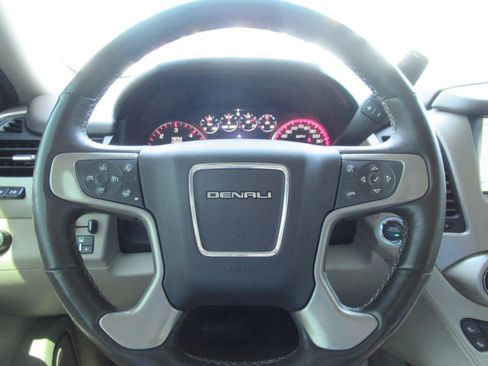 Used 2015 GMC Yukon Denali w/ Premium Package RWD image 23