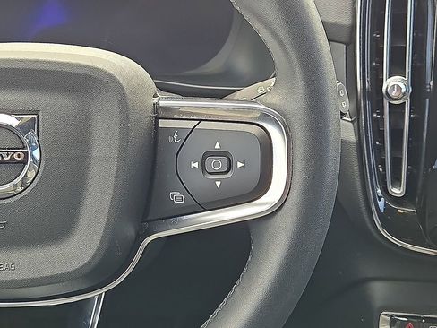 Used 2023 Volvo XC40 Recharge Core AWD/4WD image 20