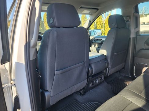 Used 2025 Chevrolet Silverado 1500 LT image 14