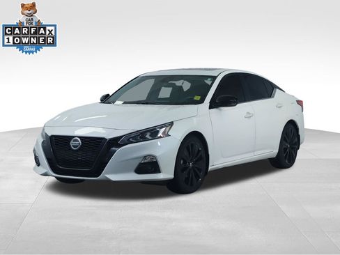 Used 2022 Nissan Altima 2.5 SR w/ Midnight Edition Package FWD image 9