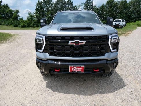 New 2026 Chevrolet Silverado 2500 ZR2 w/ LPO, Dark Essentials Package AWD/4WD image 9