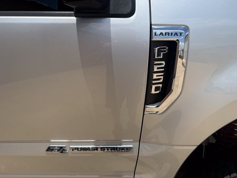 Used 2019 Ford F250 Lariat w/ Lariat Value Package AWD/4WD image 28