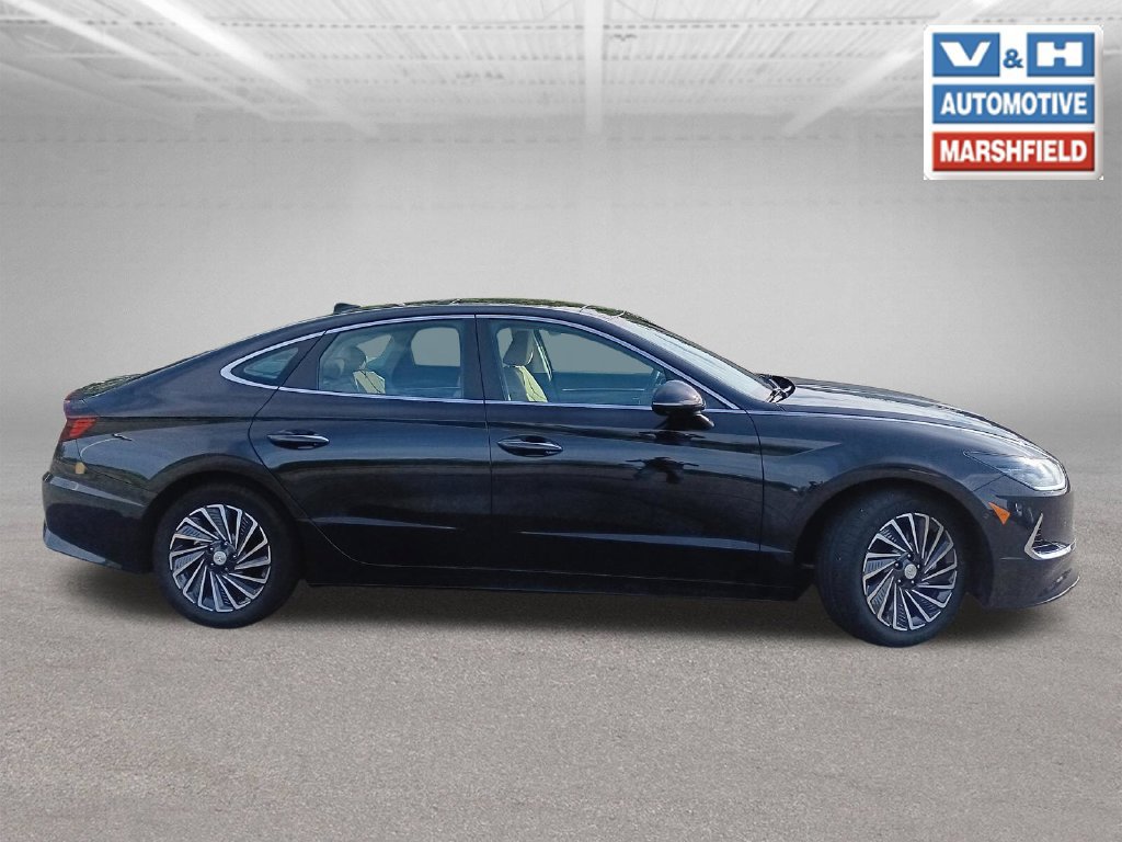 Used 2023 Hyundai Sonata Limited w/ Cargo Package FWD image 4