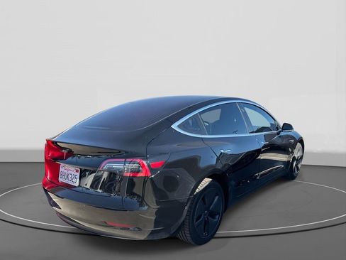 Used 2018 Tesla Model 3 Mid Range image 3