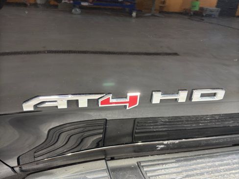 Used 2020 GMC Sierra 2500 AT4 w/ AT4 Premium Package image 13