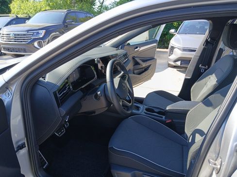 Used 2025 Volkswagen Jetta Sport FWD image 9