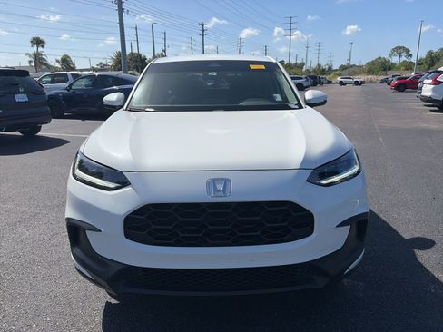 Used 2023 Honda HR-V LX image 2