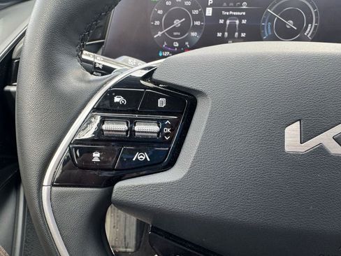 Used 2023 Kia Niro Wind w/ Wind Preserve Package FWD image 11