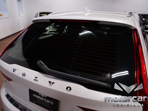 Used 2019 Volvo V90 T5 R-Design image 16