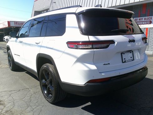 Used 2023 Jeep Grand Cherokee L Laredo AWD/4WD image 6