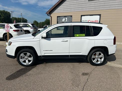 Used 2014 Jeep Compass Latitude FWD image 8