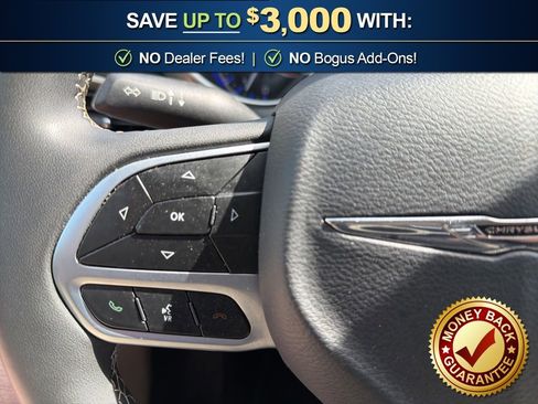 Used 2023 Chrysler Pacifica Touring-L image 24