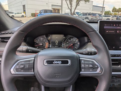 Used 2024 Jeep Compass Trailhawk AWD/4WD image 26